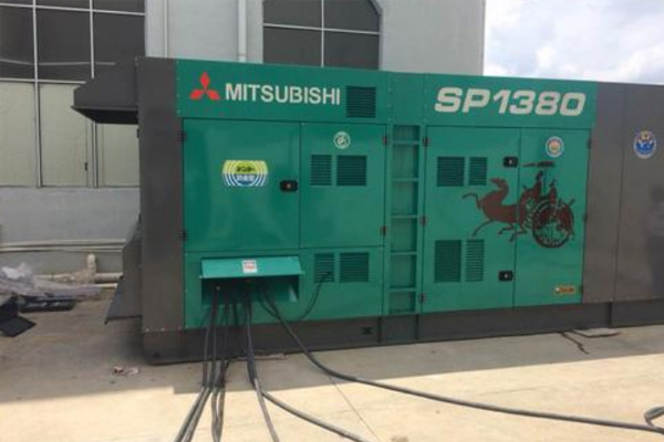 赤坎为什么有些柴油发电机组的输出电压可以调节？