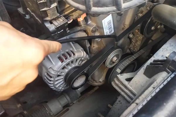 赤坎转速传感器的工作原理是什么？