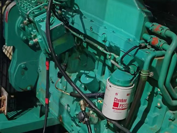 赤坎如何确定新的发电机组控制系统是否与原系统兼容？