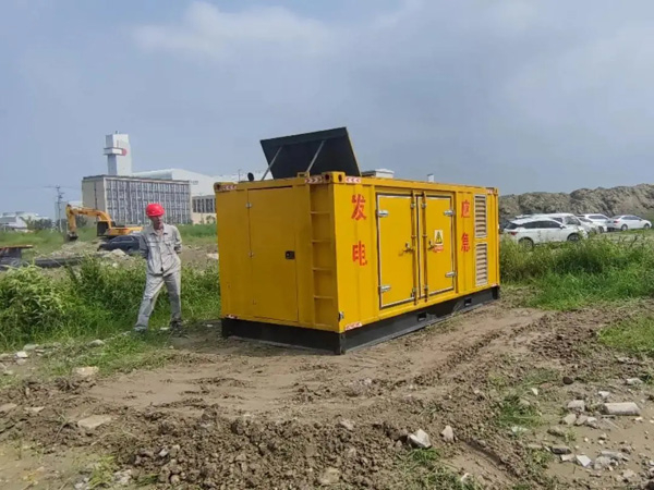 赤坎200KW柴油发电机机组每小时的油耗量受哪些因素影响？